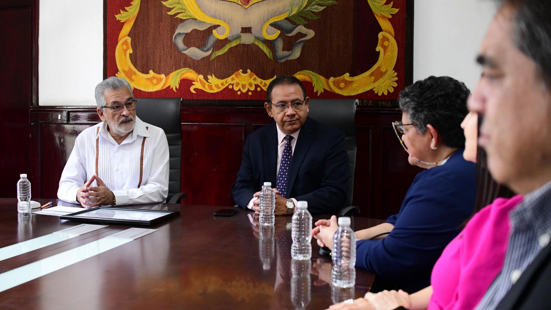 Trabajan Ayuntamiento y UV por la salud pública
