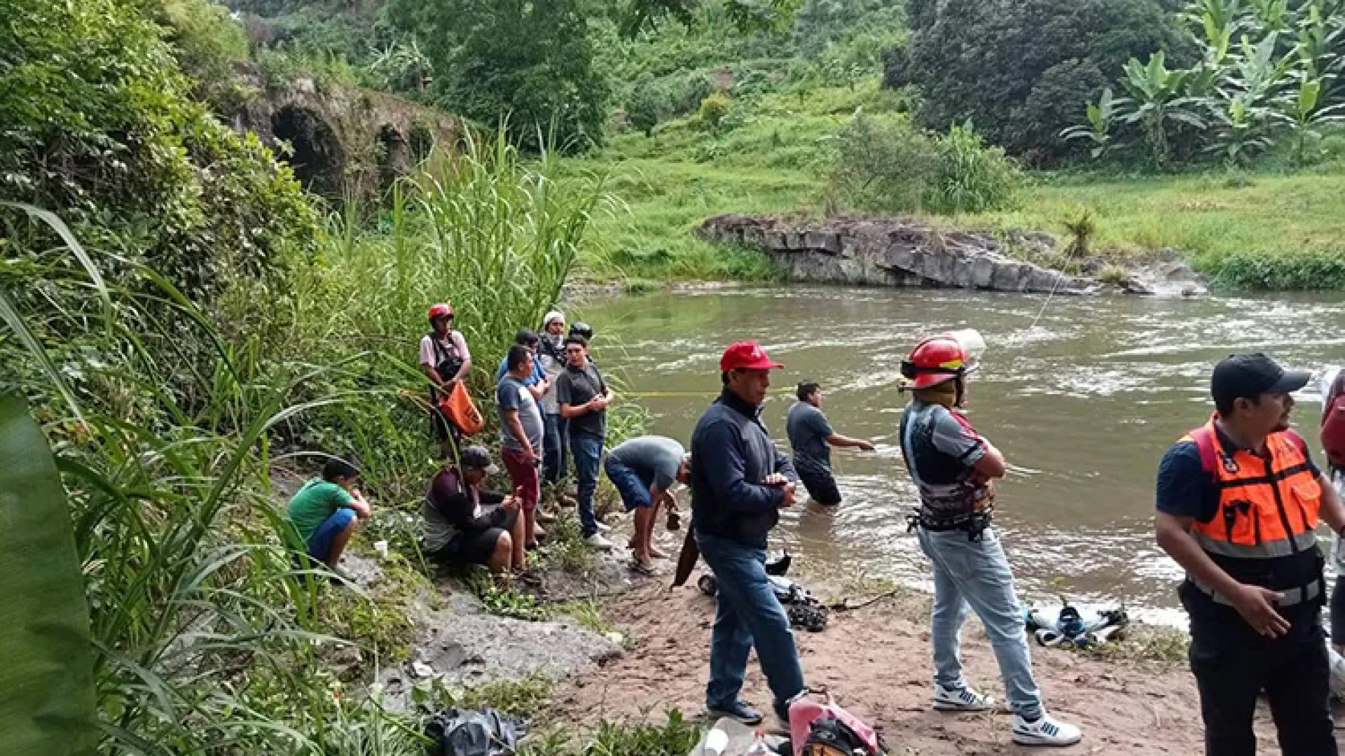 Tristeza en Tlapacoyan: Hallan sin vida a uno de los adolescentes arrastrados por el río