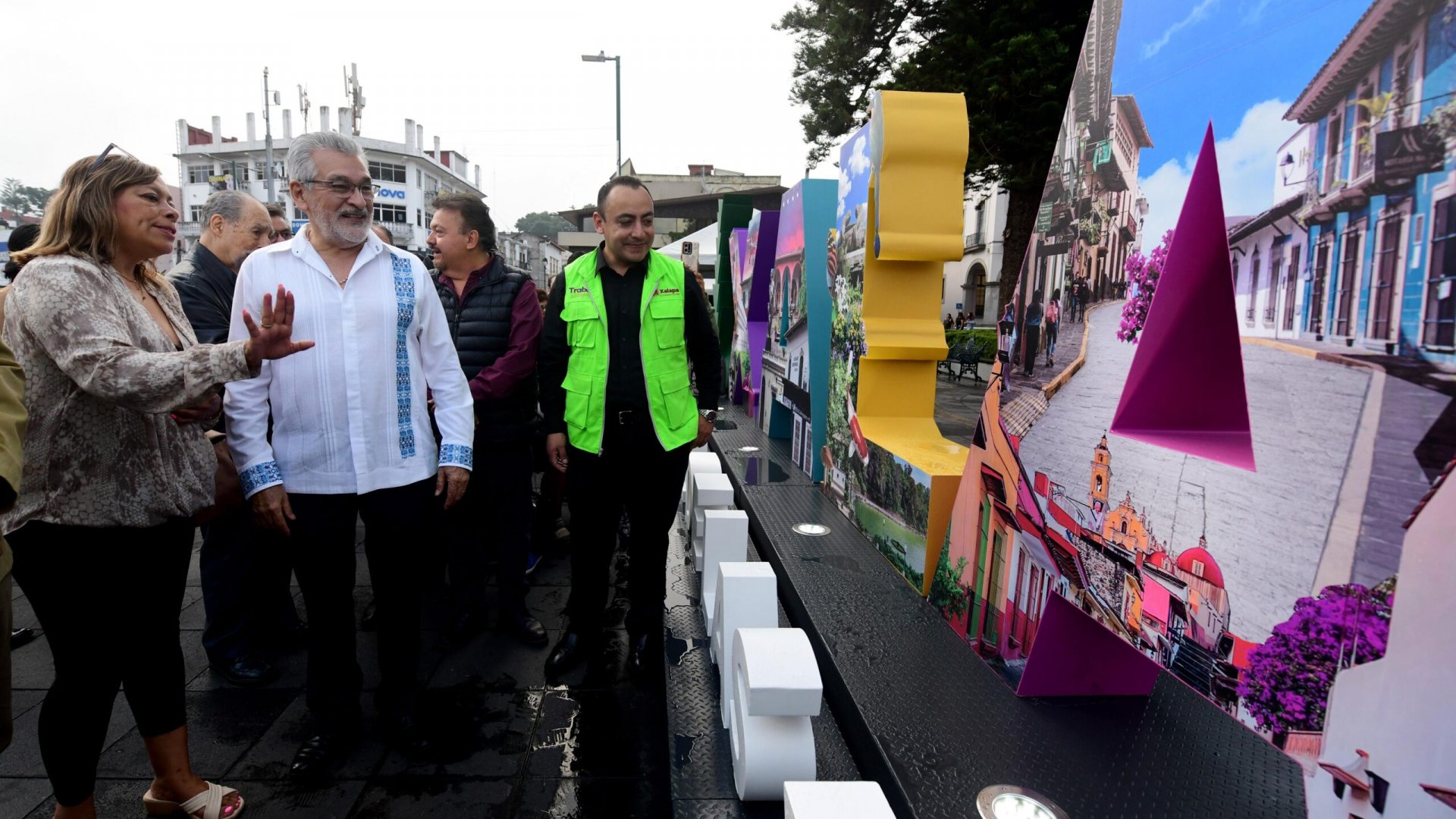 Alcalde inaugura Letras Turísticas en Parque Juárez
