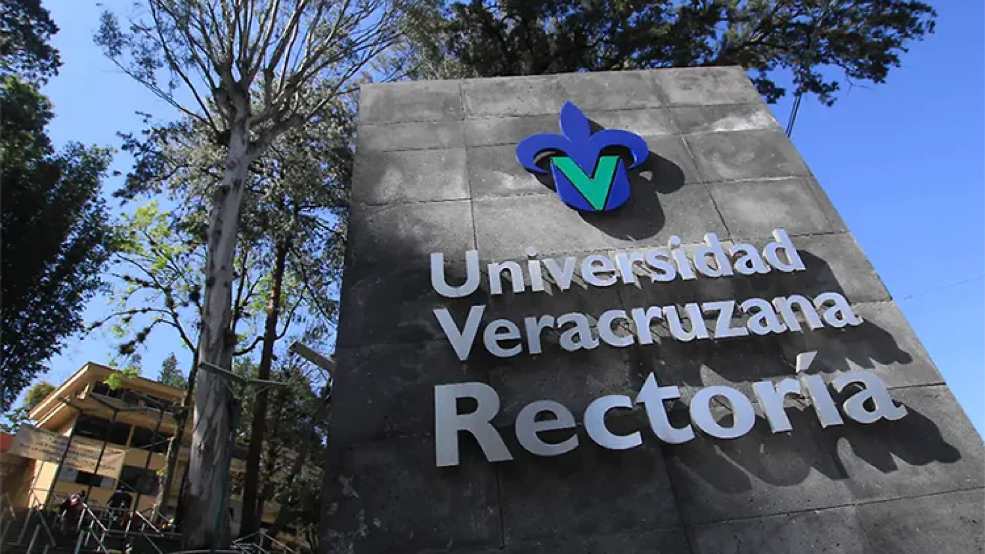 Repensar la falacia de derechas y de izquierdas en la UV