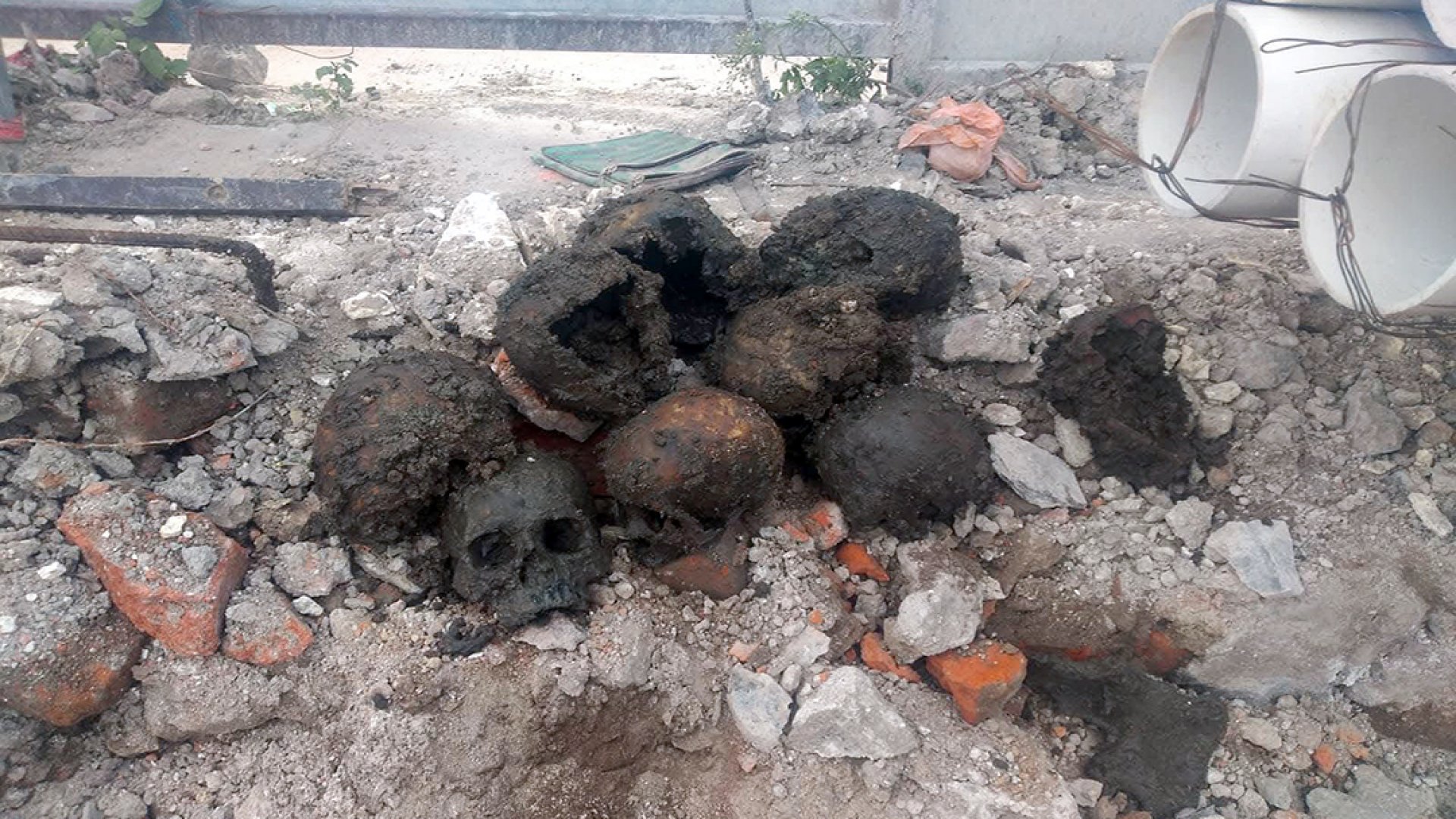 Encuentran huesos humanos en construcción sin permisos