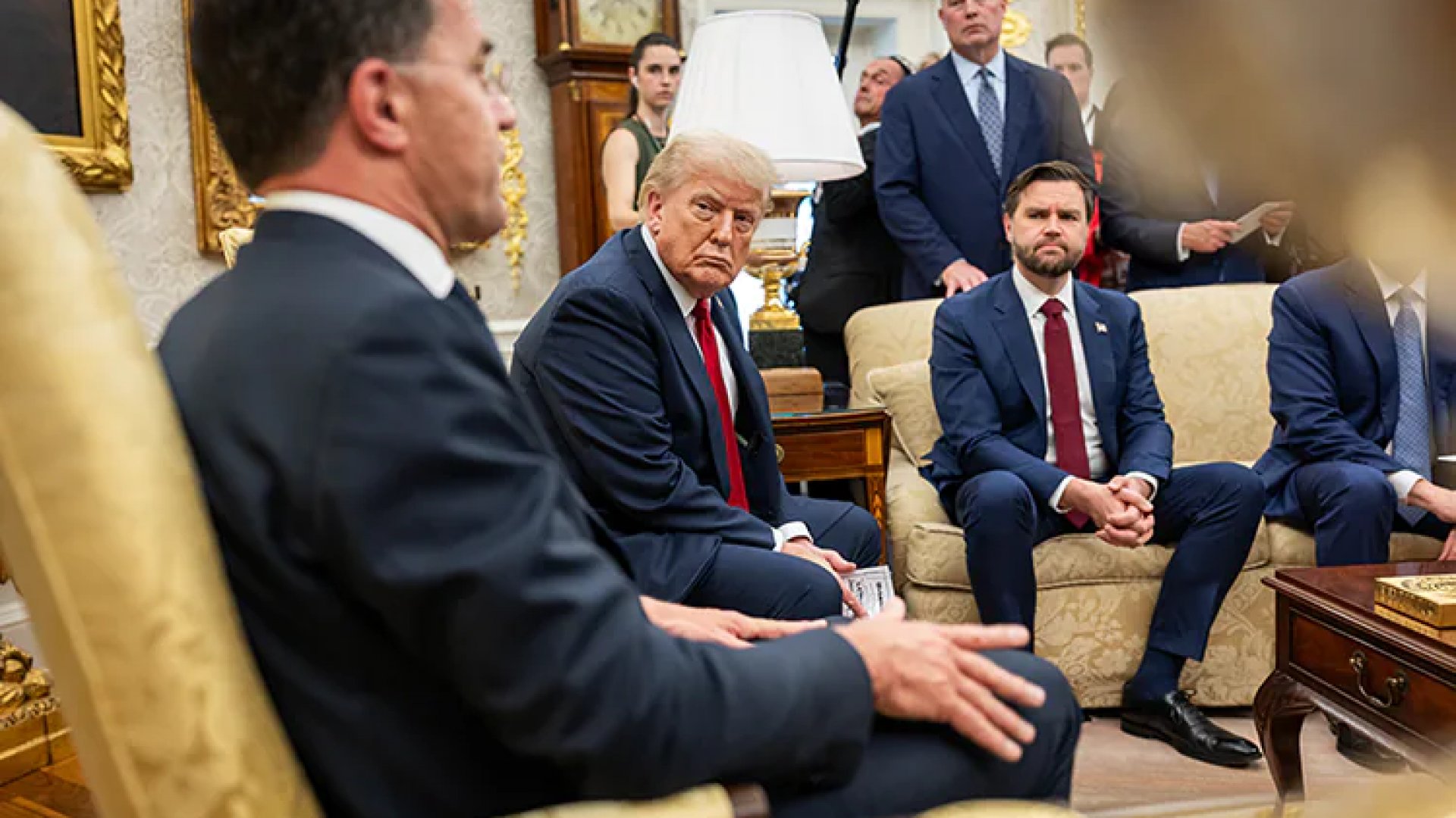 Trump acuerda con aliados de la OTAN envío masivo de armas a Ucrania