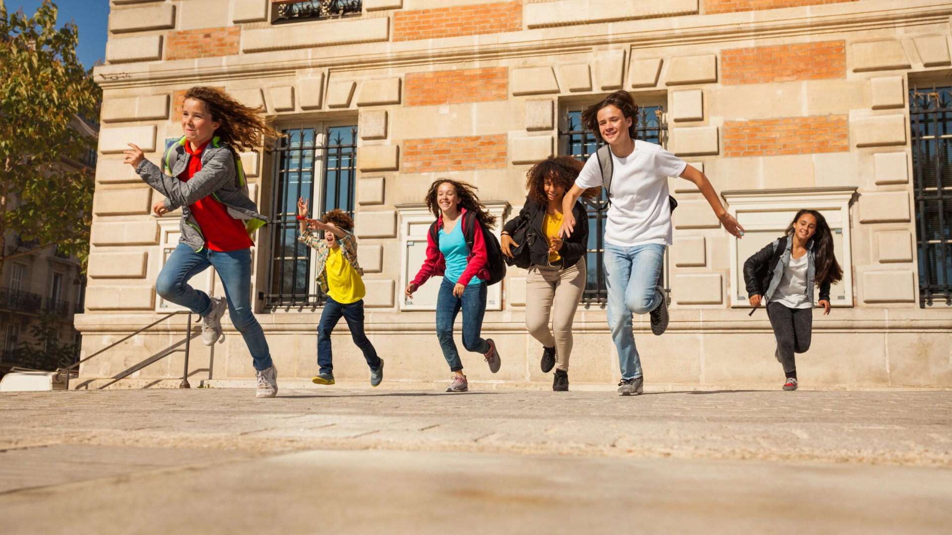 ¿Eres estudiante o maestro? ¡Paga menos en tus viajes!