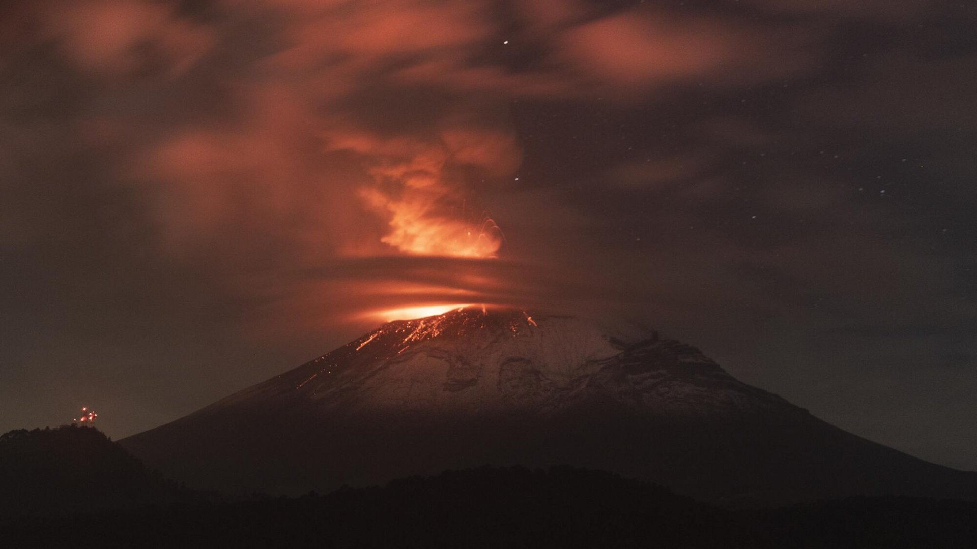 Popocatépetl emite ceniza sobre CDMX y alrededores