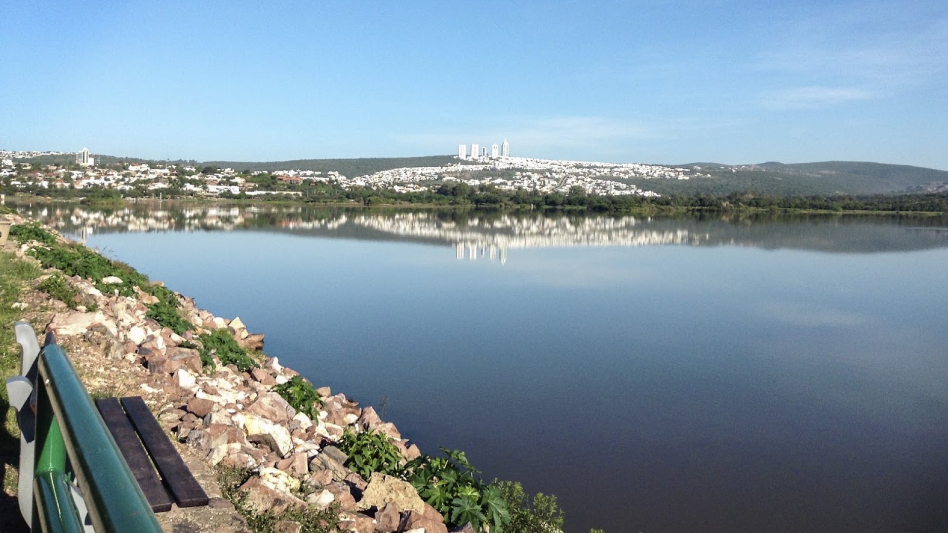 Presa ‘El Palote’ en León supera capacidad y genera cierre de tramos viales