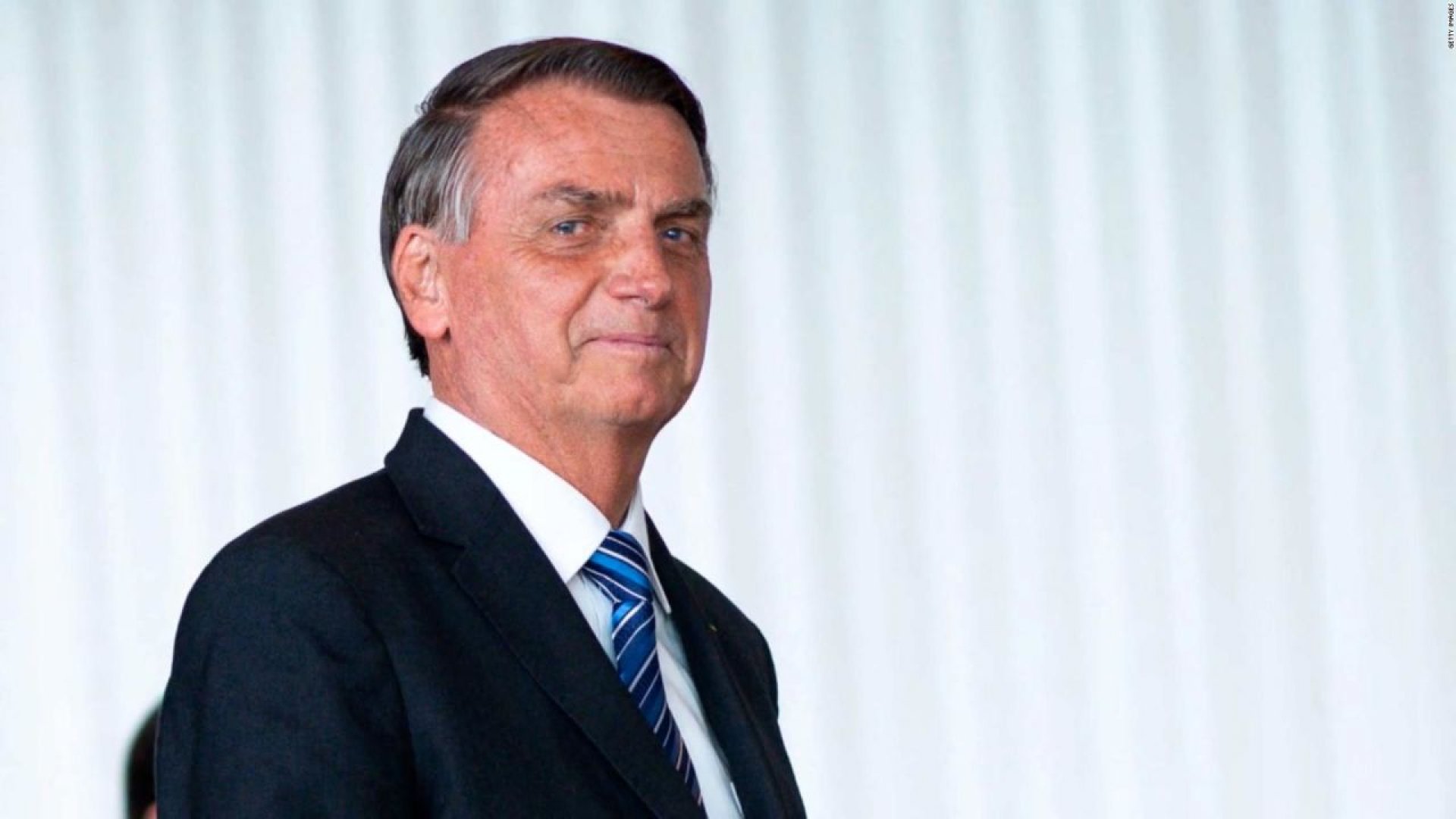 Bolsonaro deberá usar tobillera electrónica por orden de la Corte Suprema