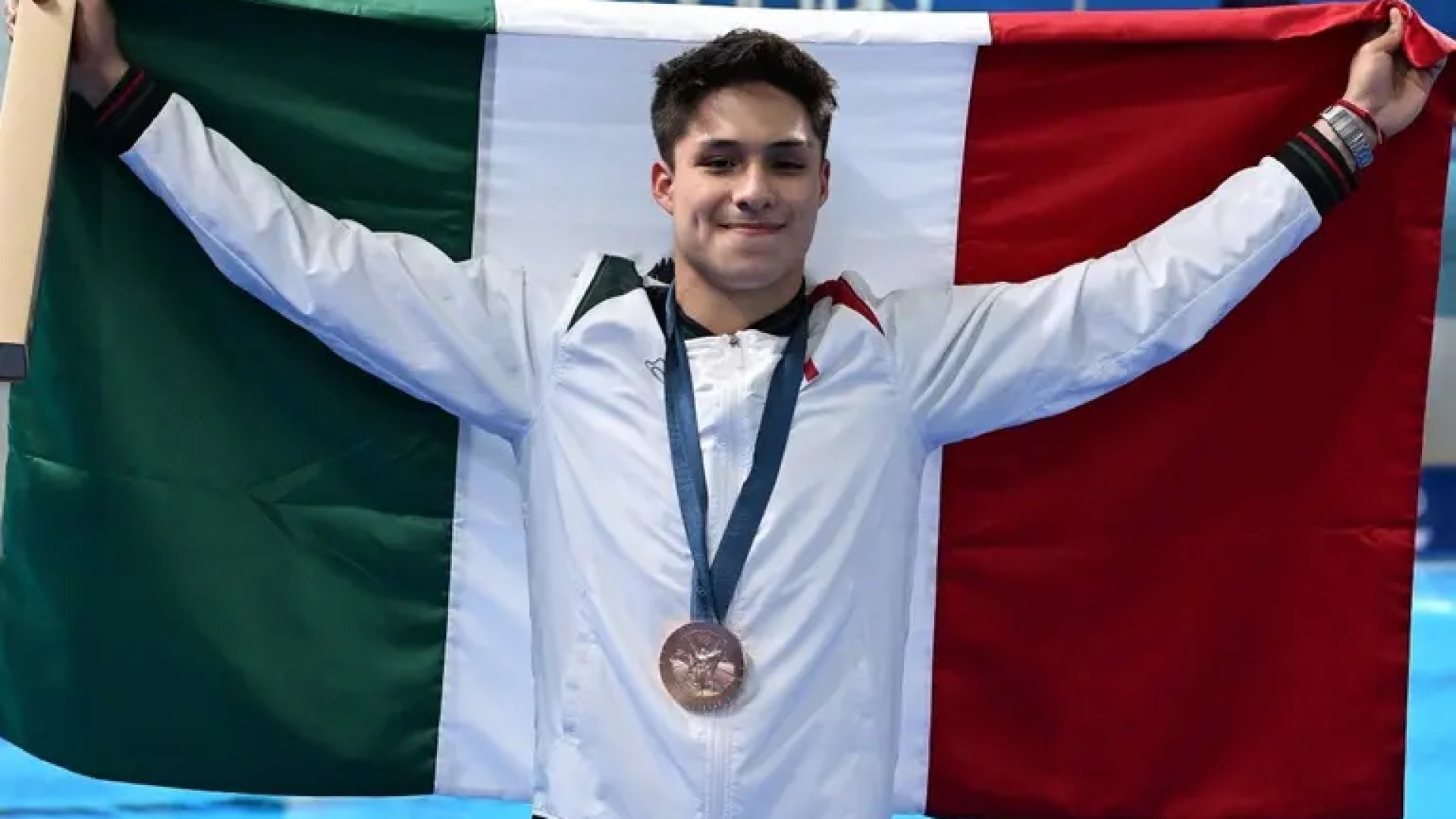 Osmar Olvera encabeza delegación mexicana en Clavados rumbo a Singapur