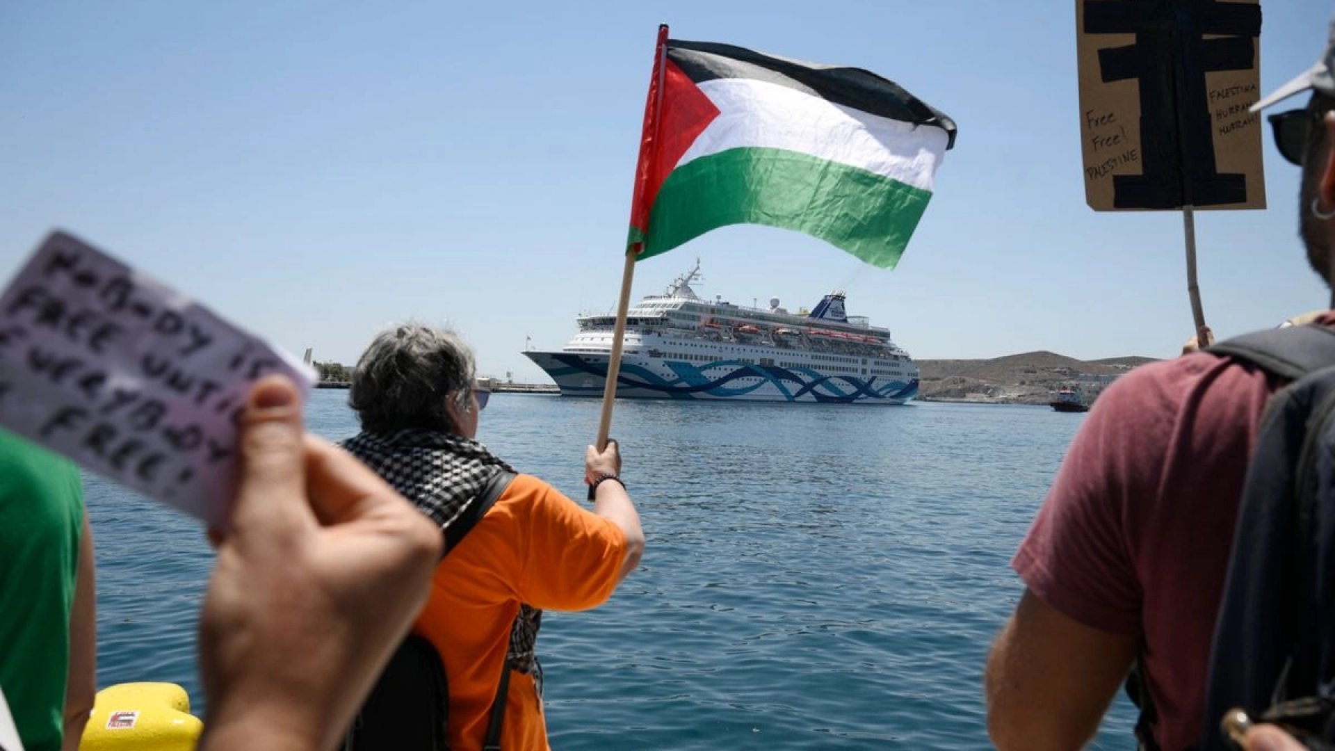 Grecia sugiere actos racistas tras protesta propalestina que impidió atraco de crucero israelí