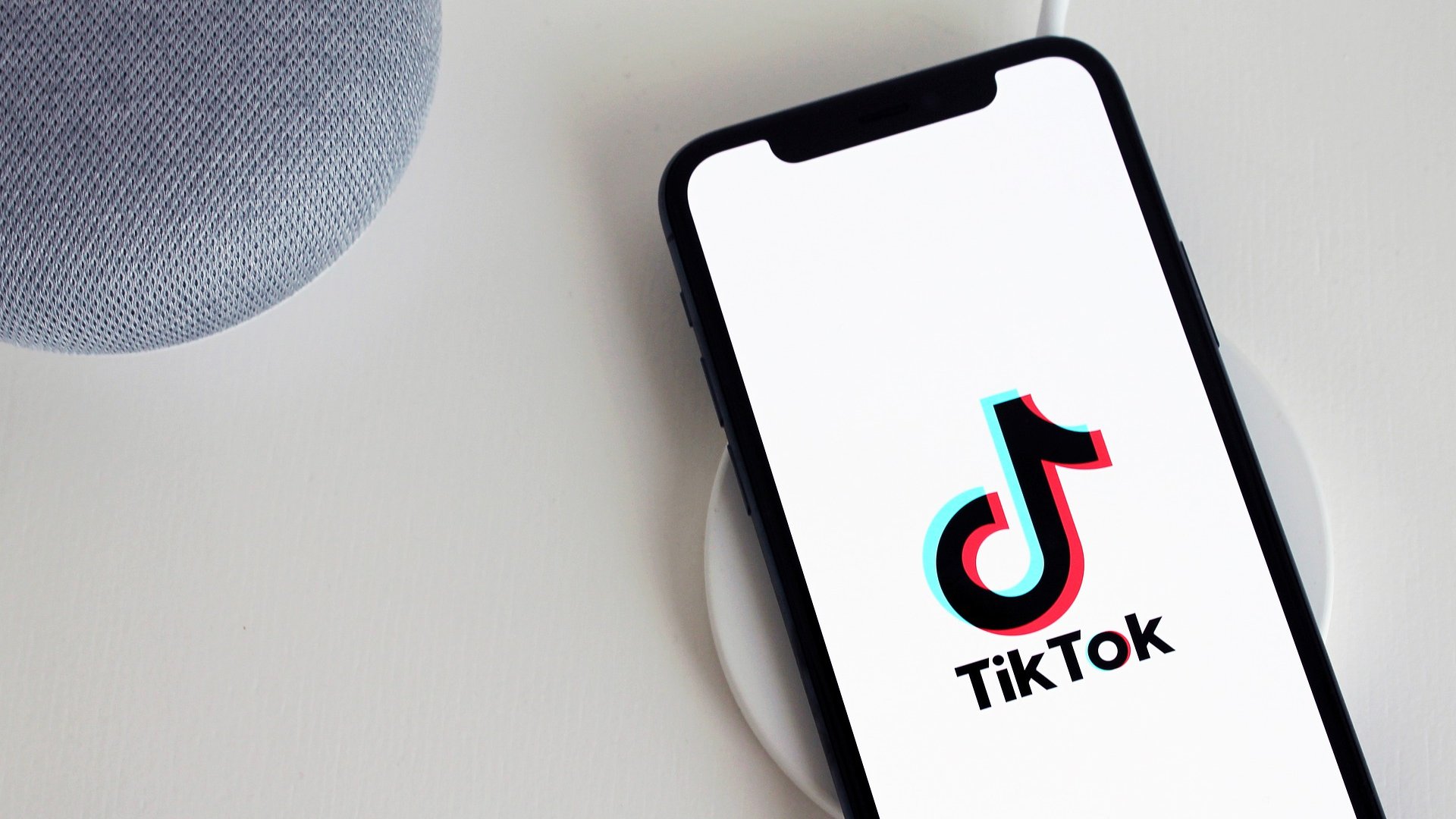 Trabajadores de TikTok en Alemania convocan huelga por IA que sustituye moderadores