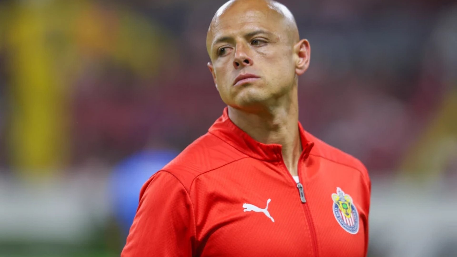 Chicharito podría dejar Chivas tras polémica por video machista