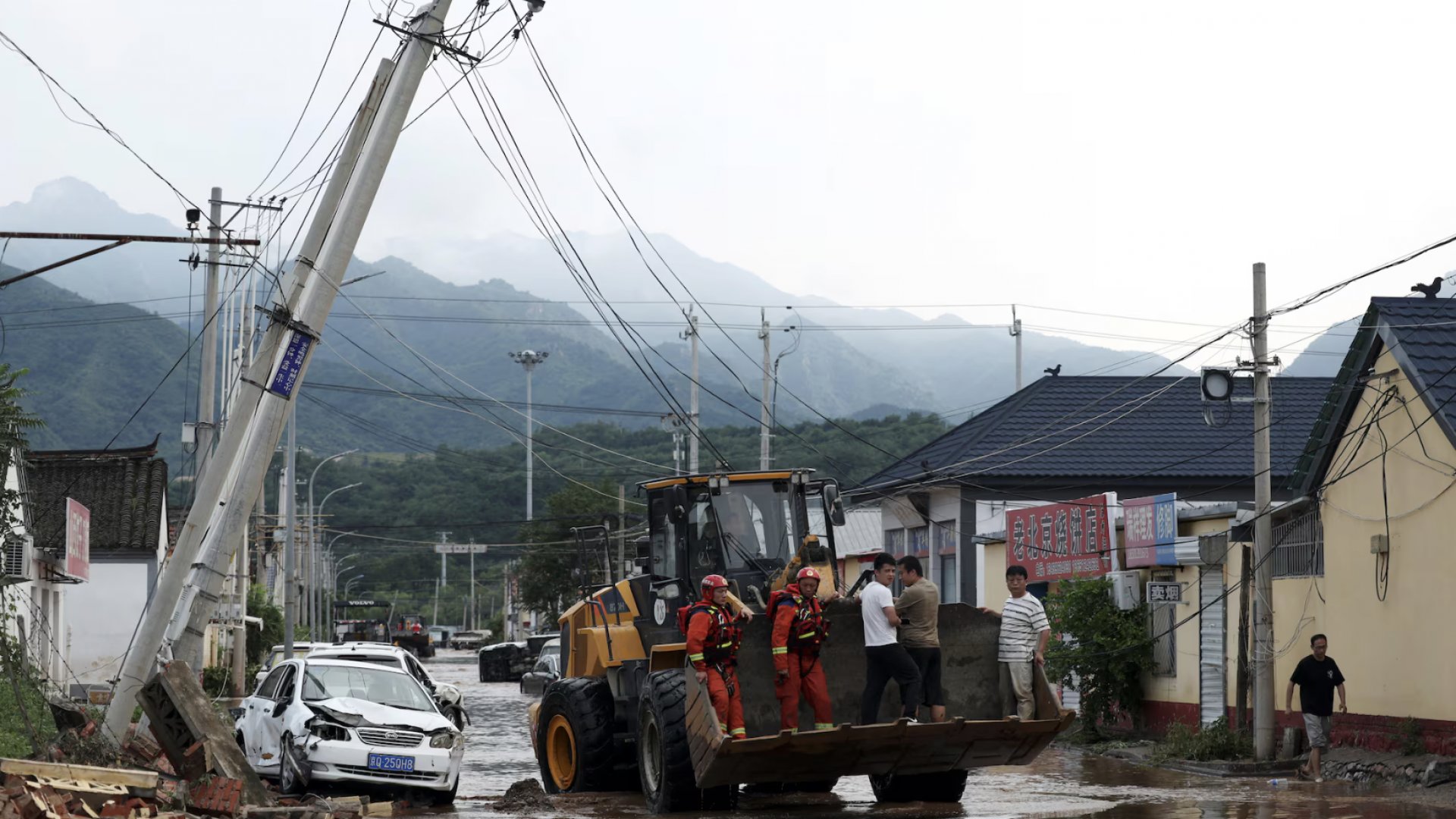 Al menos 34 muertos por inundaciones en Beijing y sus alrededores