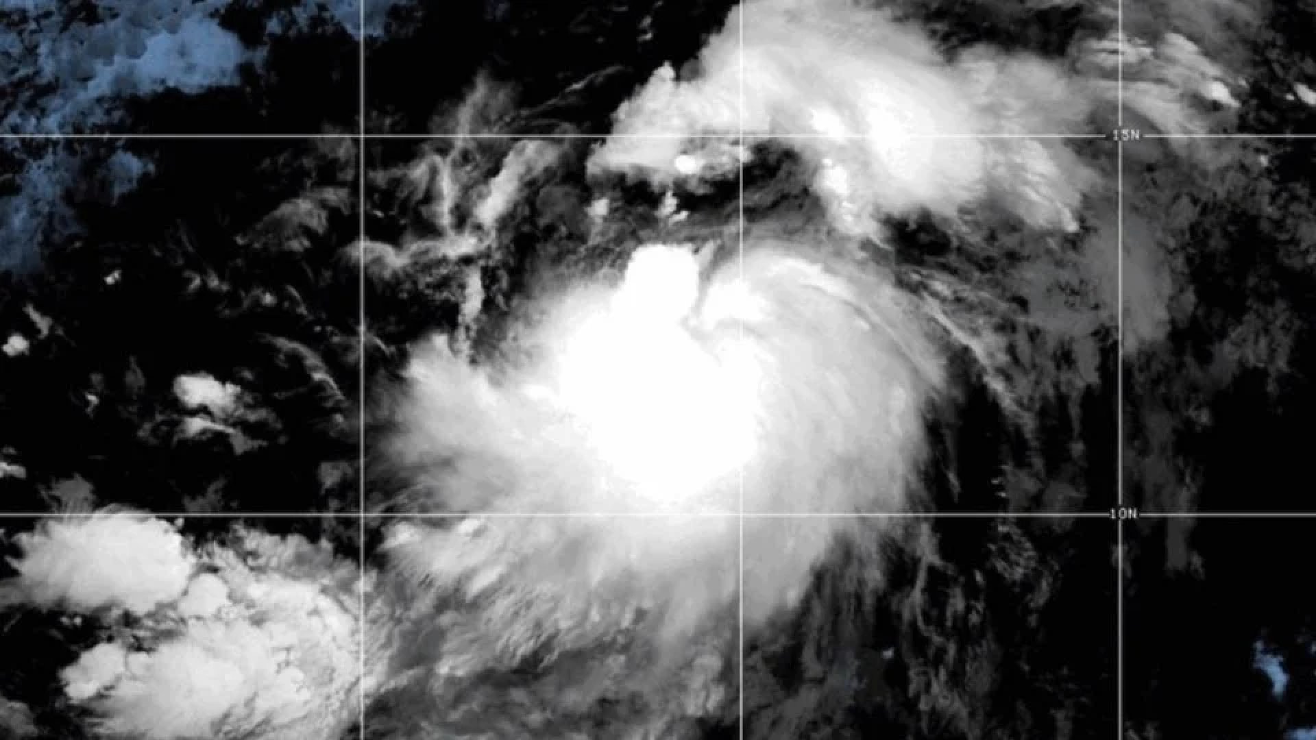 La tormenta tropical “Gil” se fortalece a huracán en el Pacífico