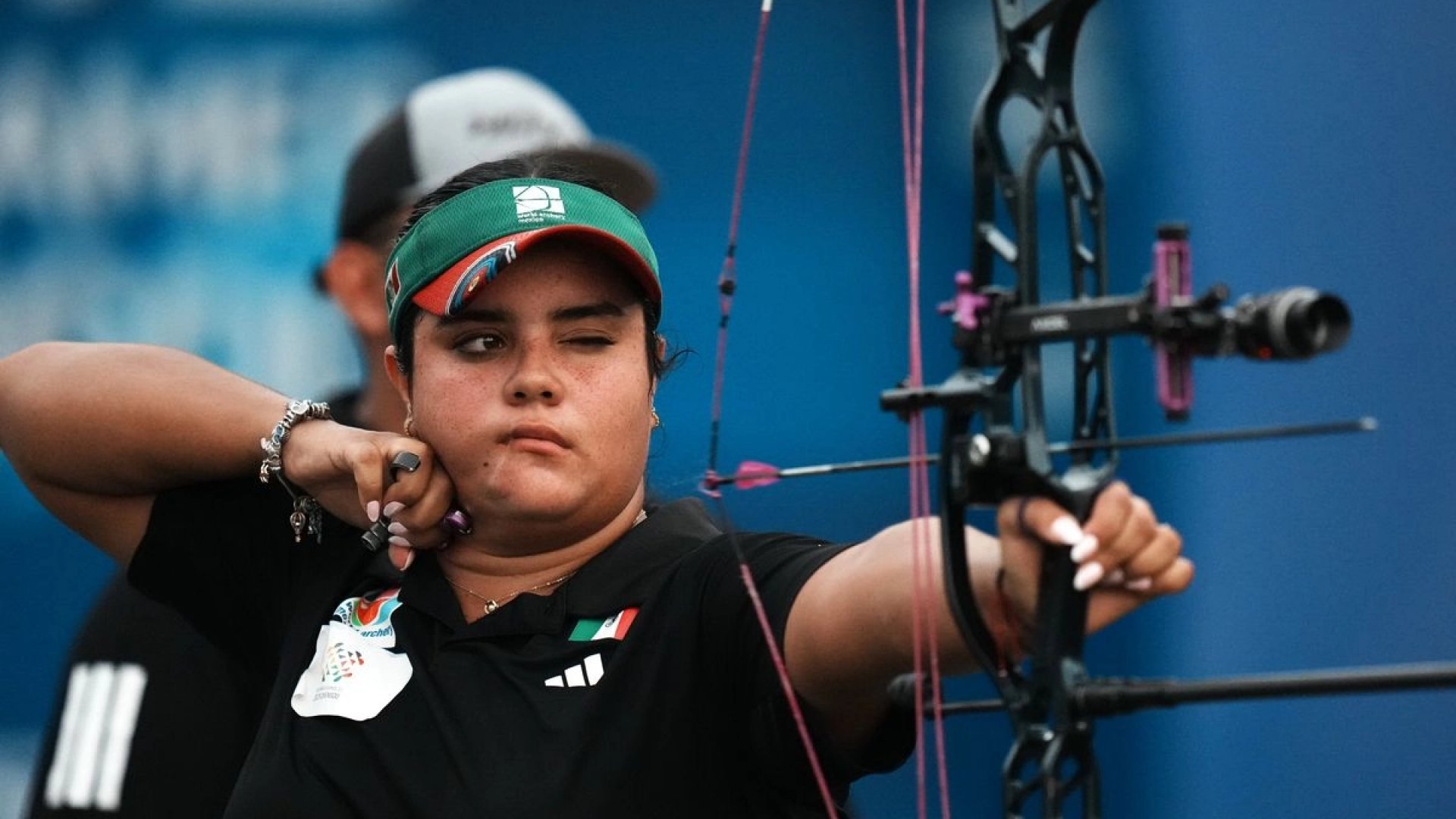 Andrea Maya Becerra conquista oro y plata en tiro con arco en los Juegos Mundiales Chengdú 2025