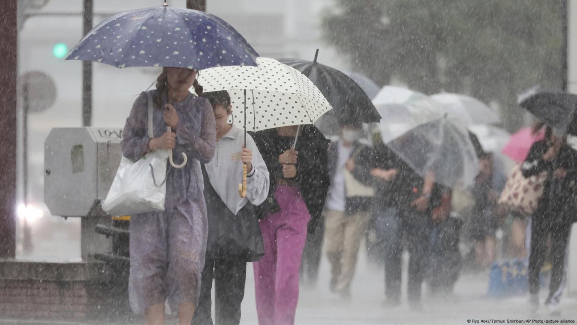 Lluvias torrenciales mantienen en alerta máxima a siete prefecturas de Japón