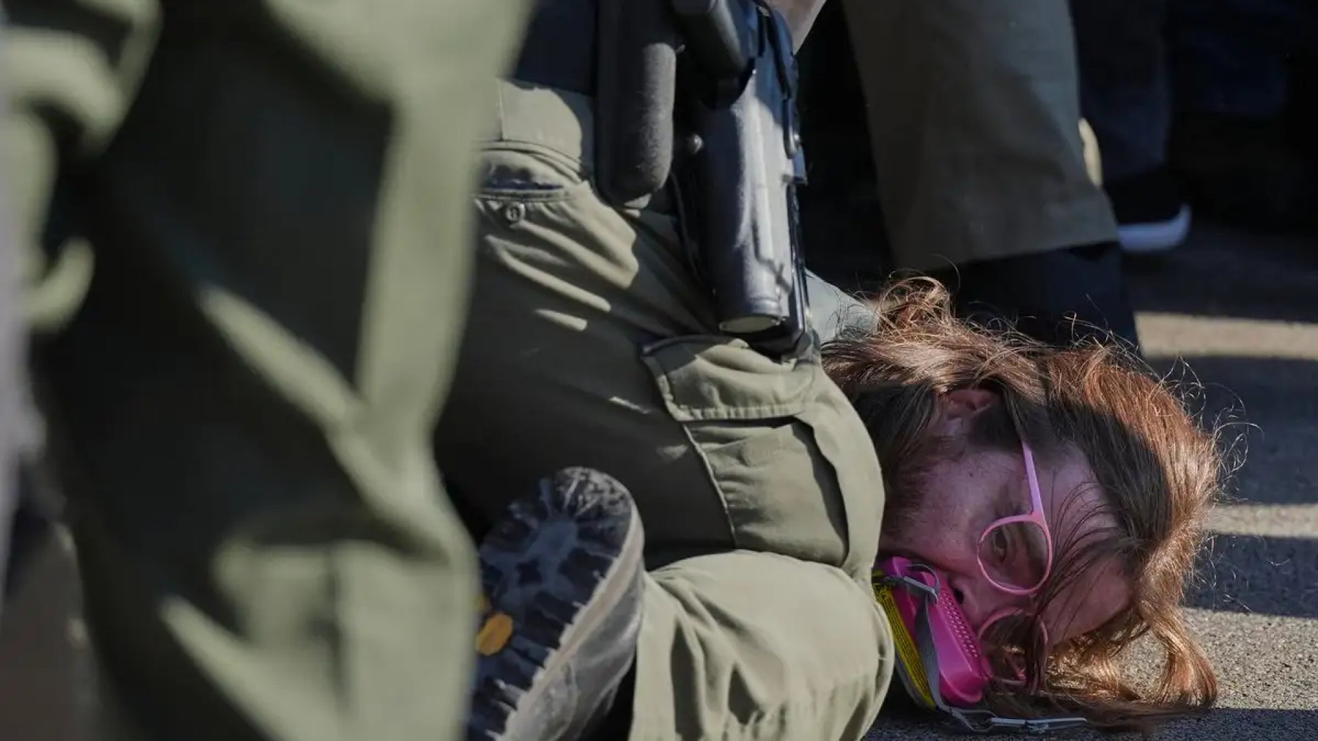 Policía estatal reprime protesta de líderes religiosos en Chicago por políticas antimigrantes