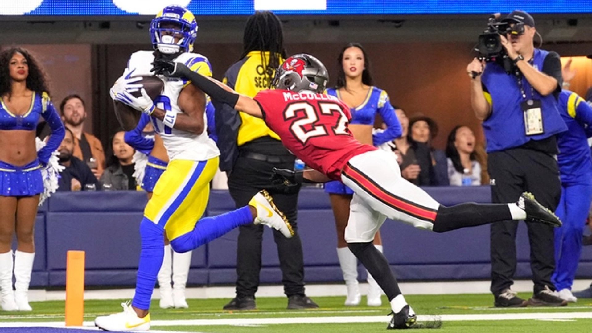 Carneros son líderes de la NFC tras superar a Tampa Bay