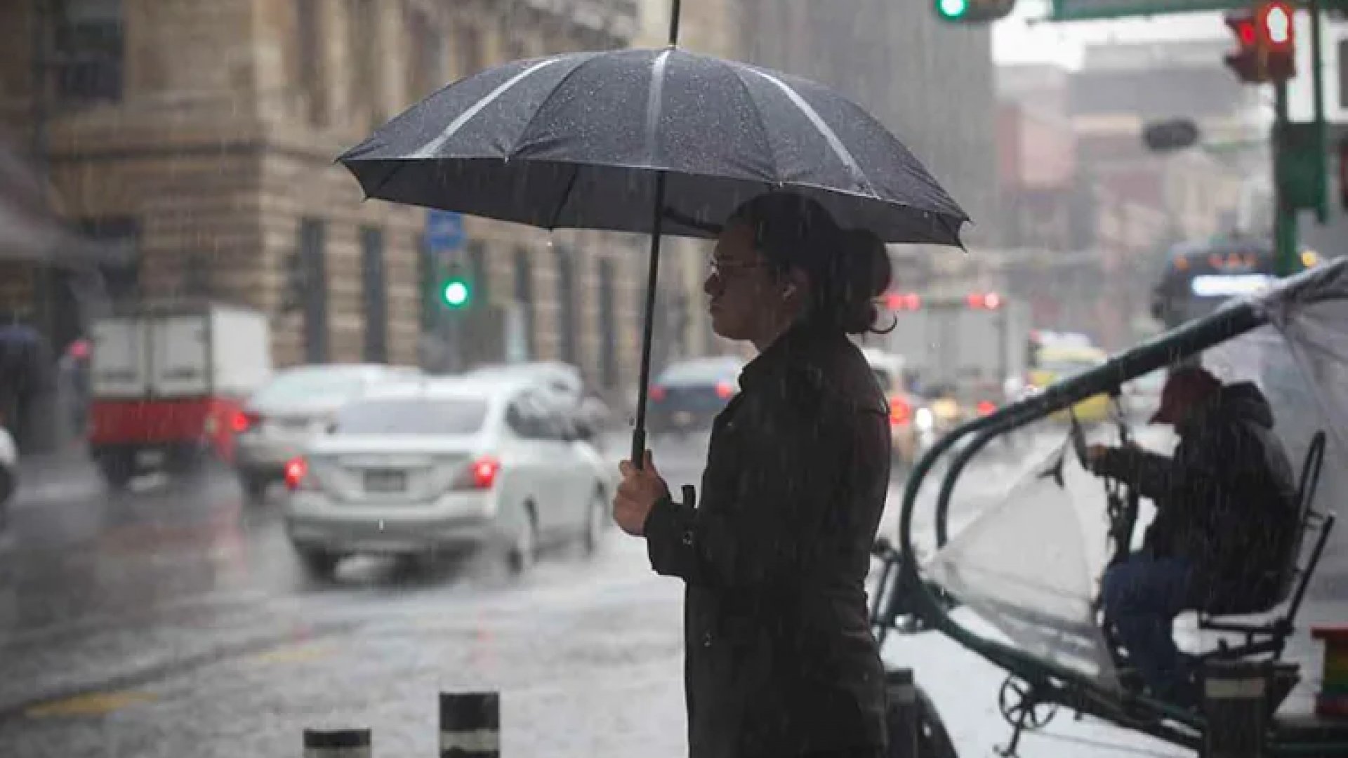 Frente frío 16 provoca lluvias y marcado descenso de temperatura en diversos estados