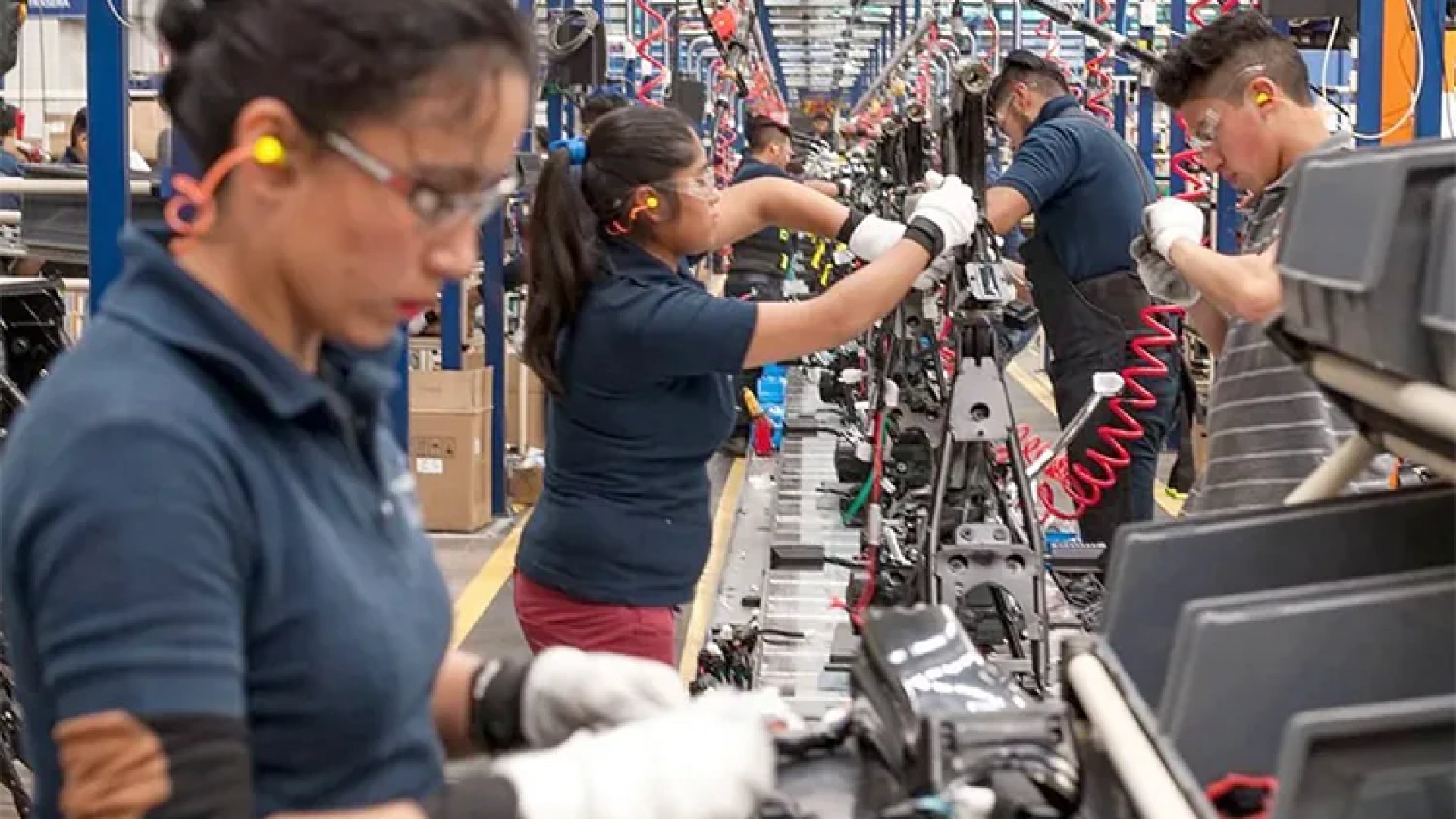 Mercado laboral registra repunte en octubre al sumarse 655 mil plazas, reporta el INEGI