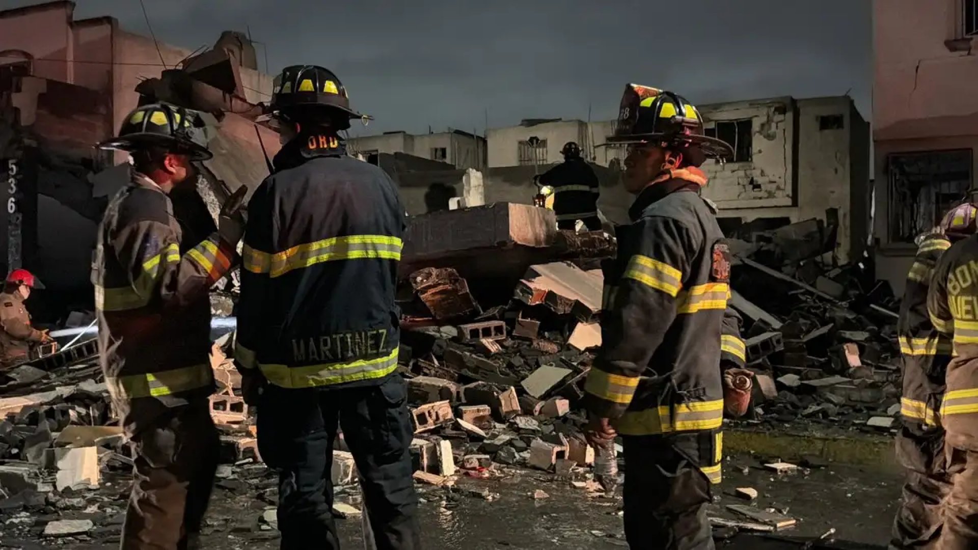 Explosión por pirotecnia deja 3 muertos, 6 heridos y decenas de viviendas dañadas en Nuevo León