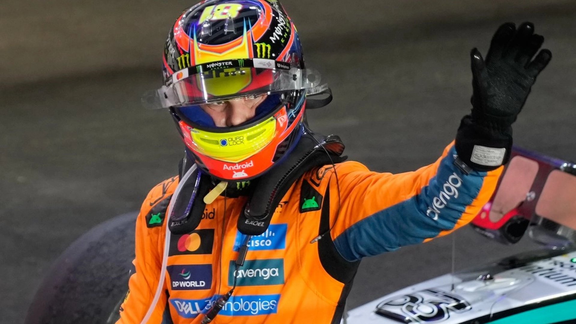 Oscar Piastri gana la carrera sprint del GP de Qatar y agita la lucha por el título