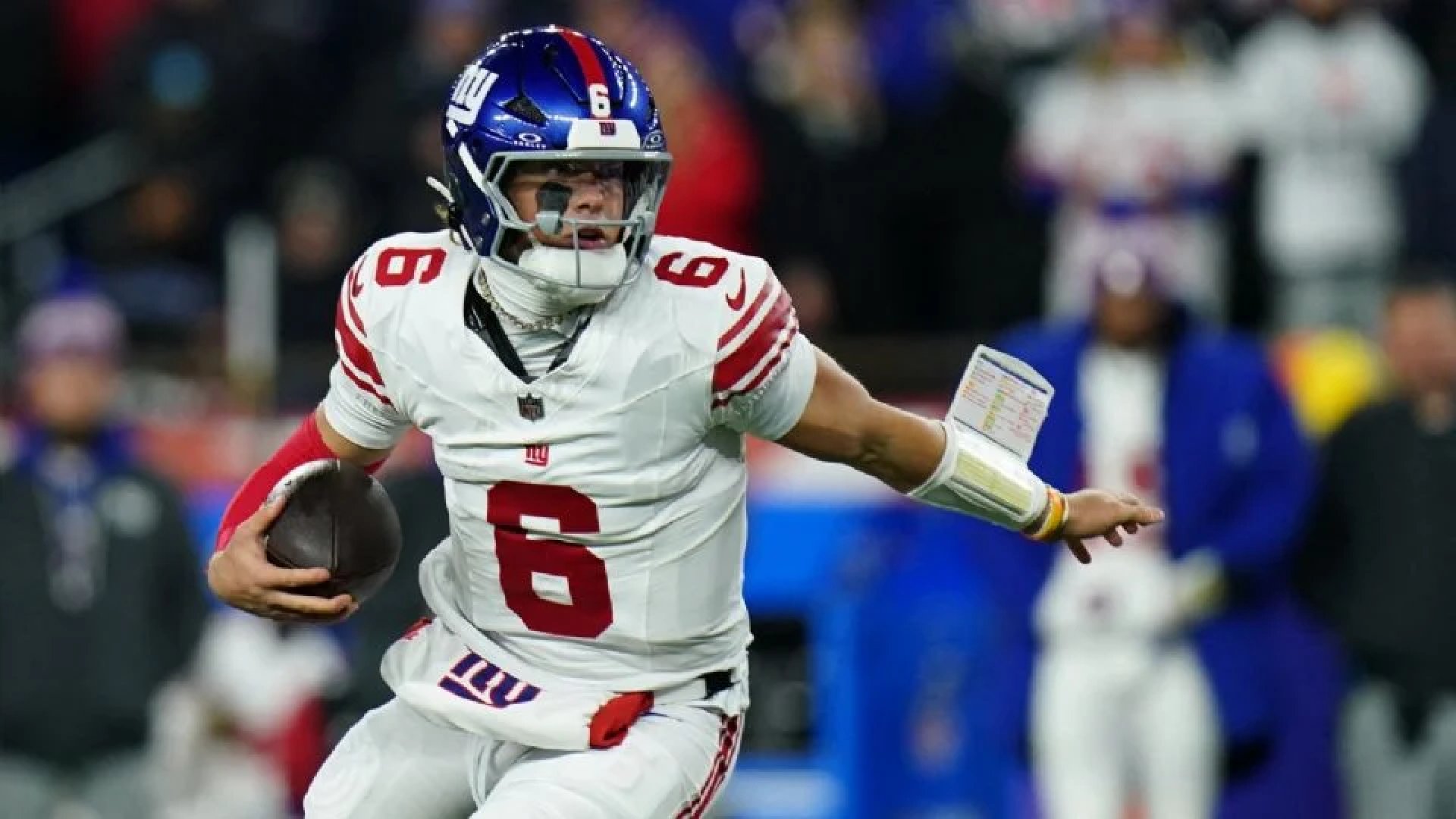 Duro golpe a Jaxson Dart reaviva debate sobre la rudeza en la NFL
