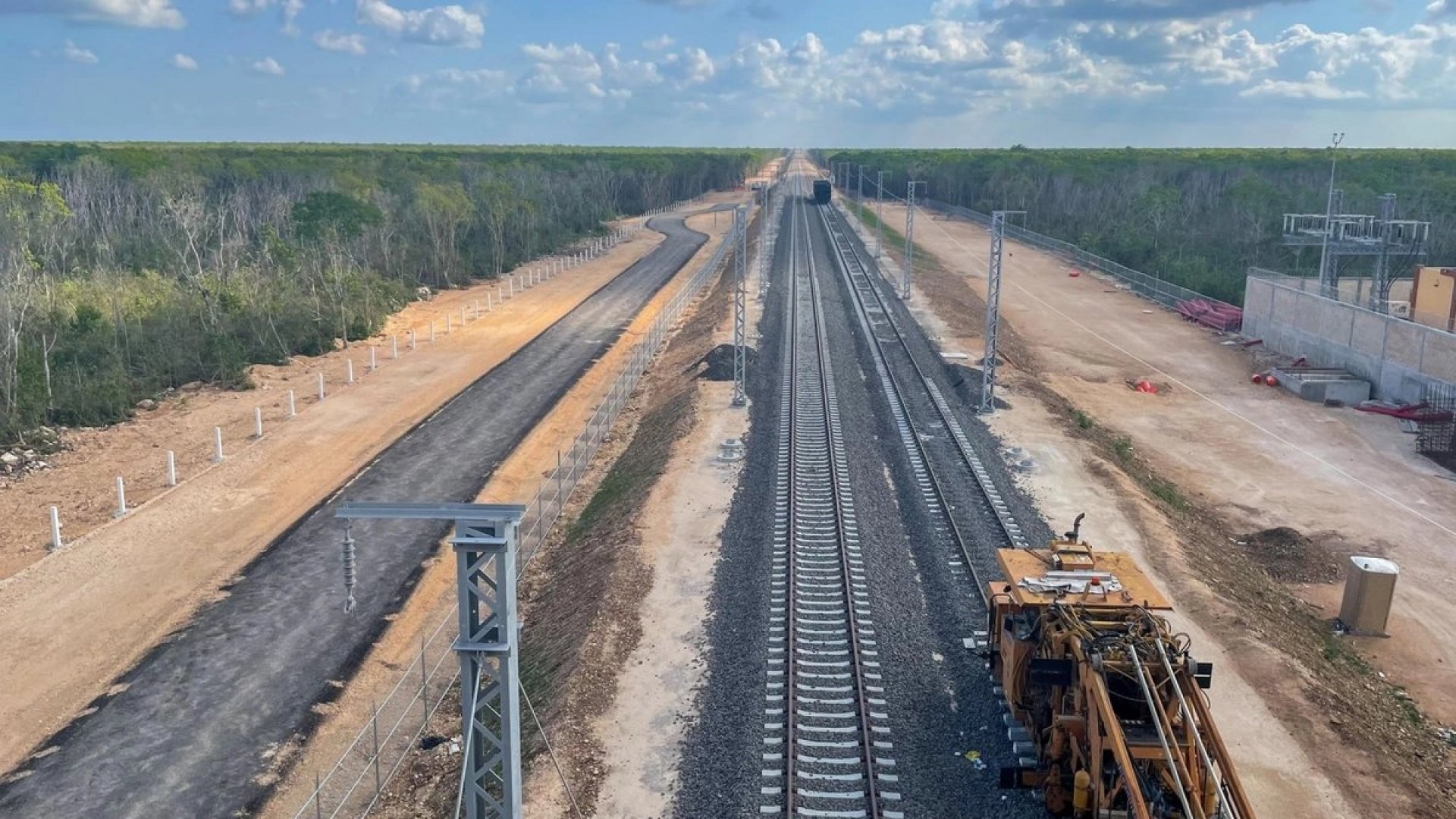 Anticorrupción sanciona a empresas que incumplieron contrato de material para Tren Maya