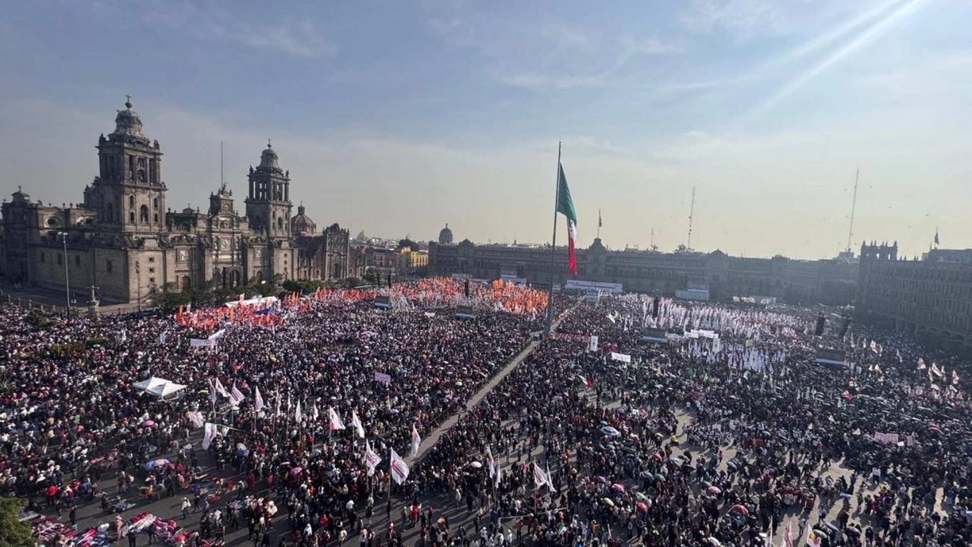Zócalo lleno por el festejo de los 7 años de la 4T