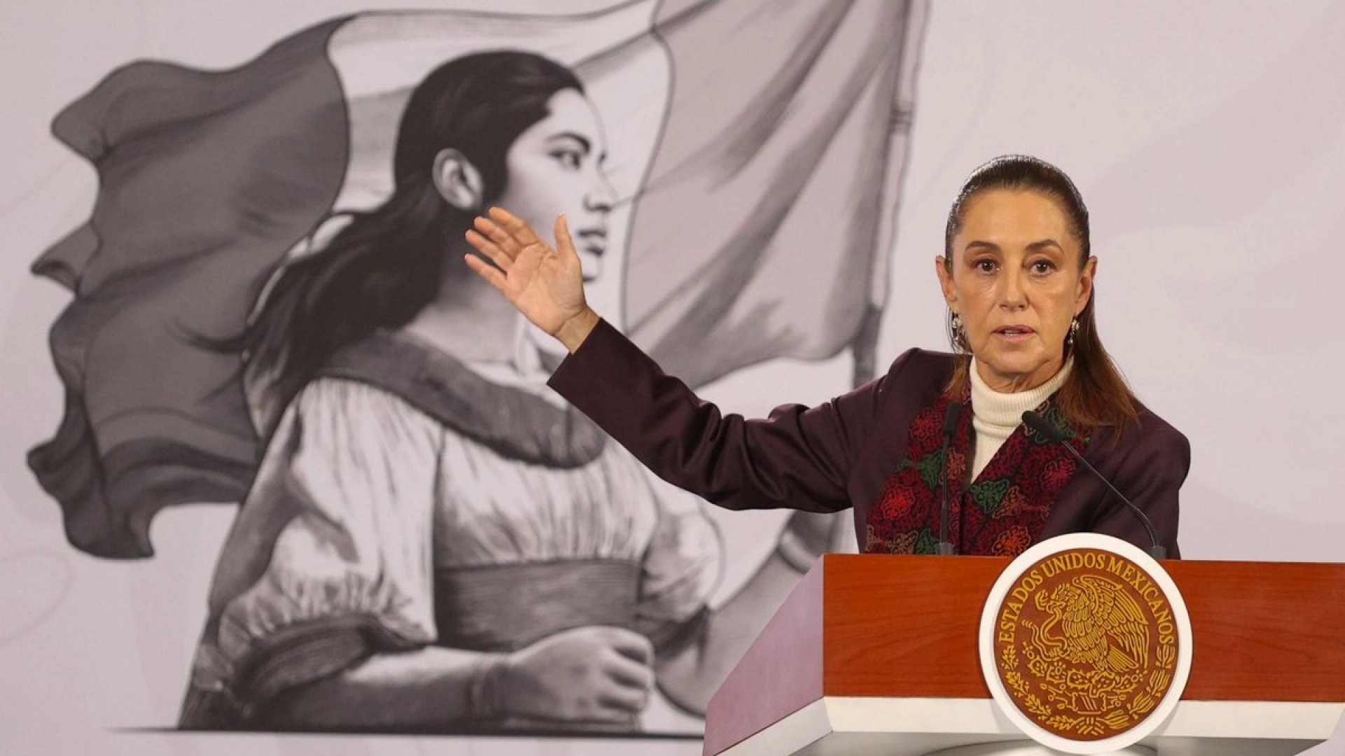 La 4T, un modelo distinto en lo económico, político y ético, afirma Sheinbaum