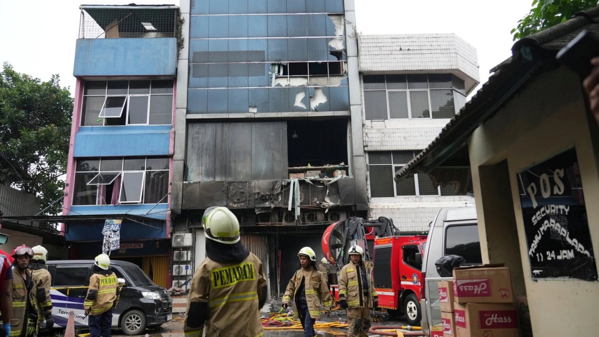 Incendio en edificio de Yakarta deja al menos 22 muertos