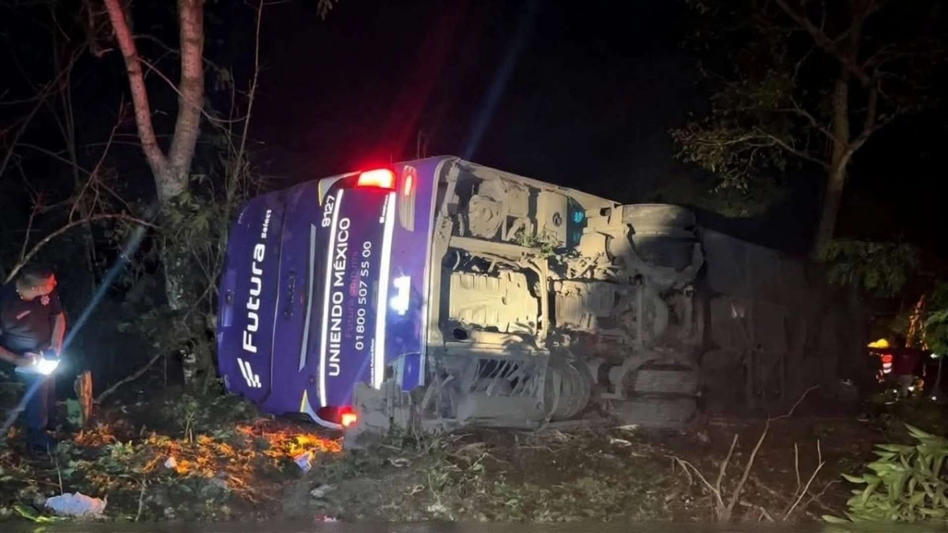 Accidente de autobús en la México-Tampico deja víctimas mortales y heridos