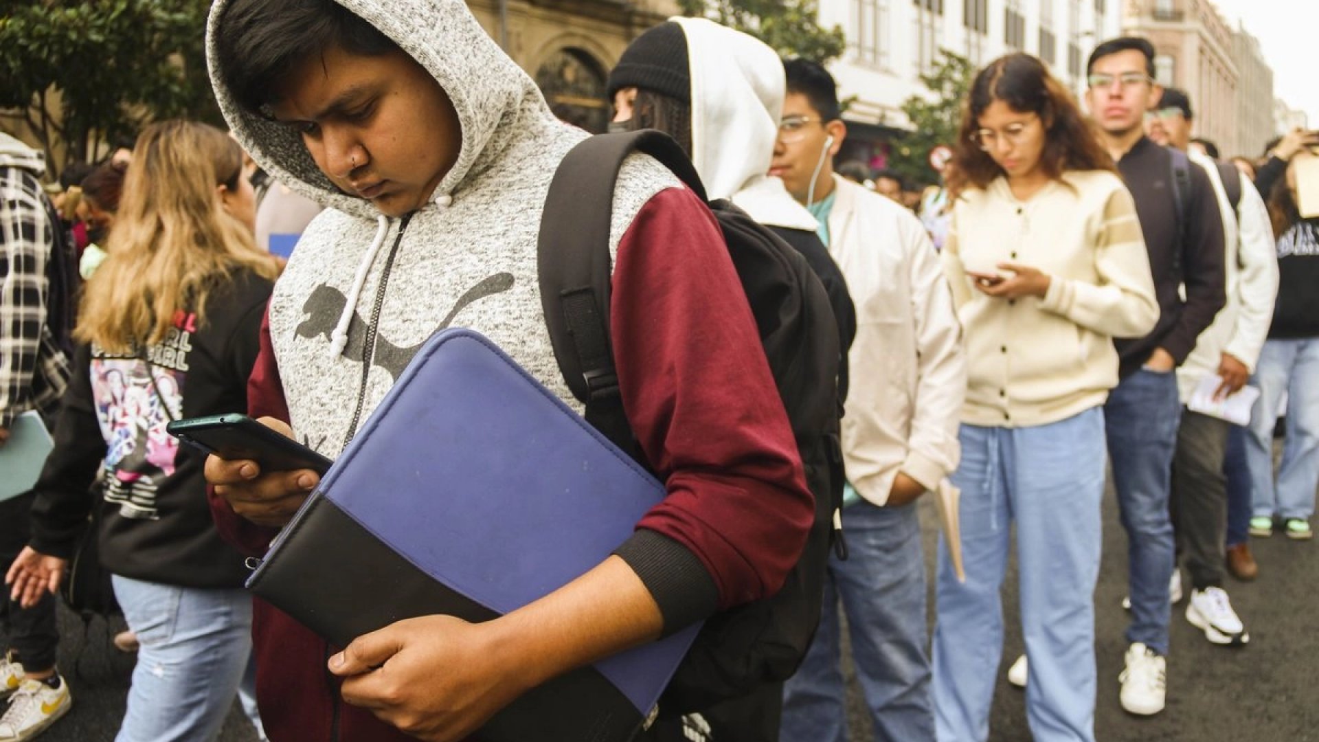 Menor desigualdad en México gracias a políticas salariales y sociales