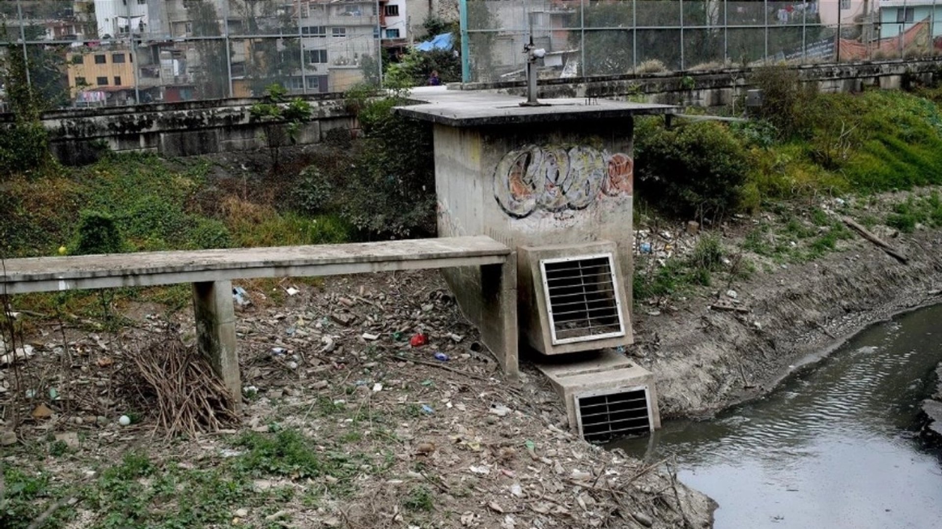 Atienden con brigadas de salud a colonias afectadas por contaminación de presa Tequilasco