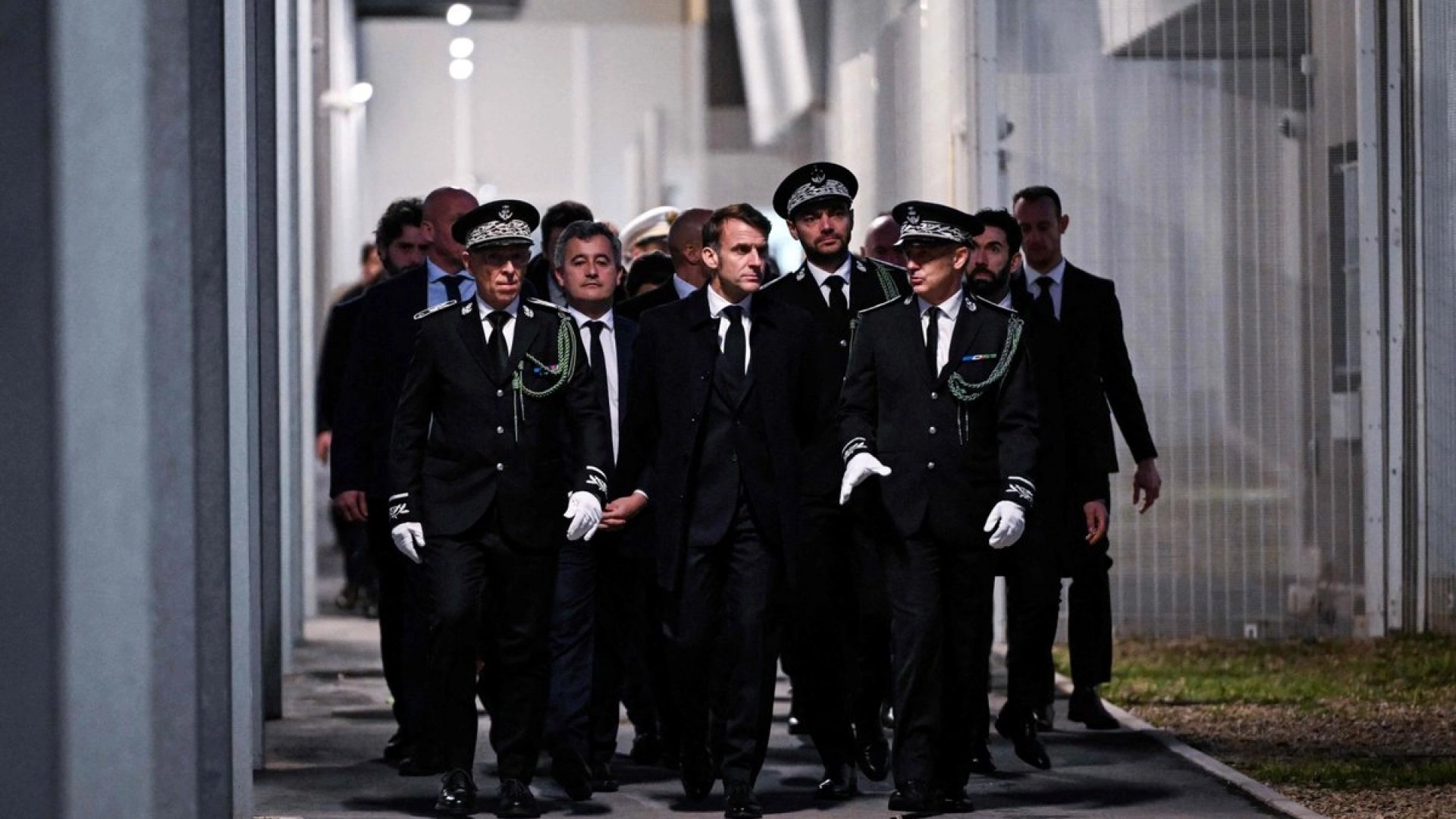 Macron promete combatir con firmeza al narcotráfico en Marsella