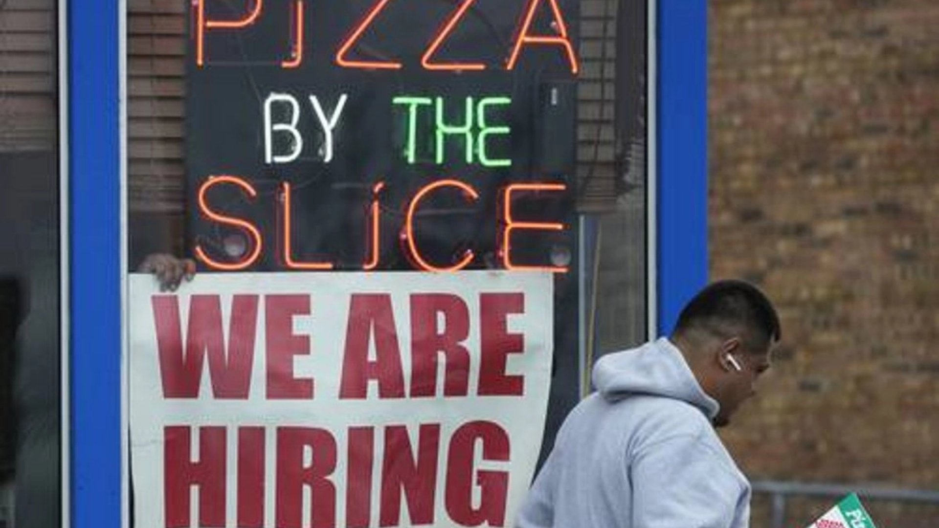 Tasa de desempleo en Estados Unidos sube al 4.6%, el nivel más alto desde 2021