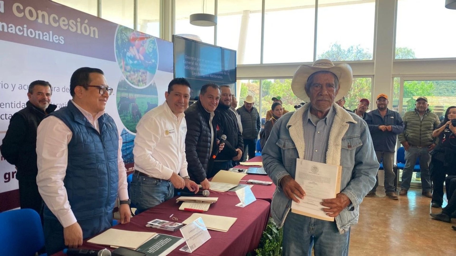 Entregan 43 títulos de concesión de agua a campesinos de Zacatecas