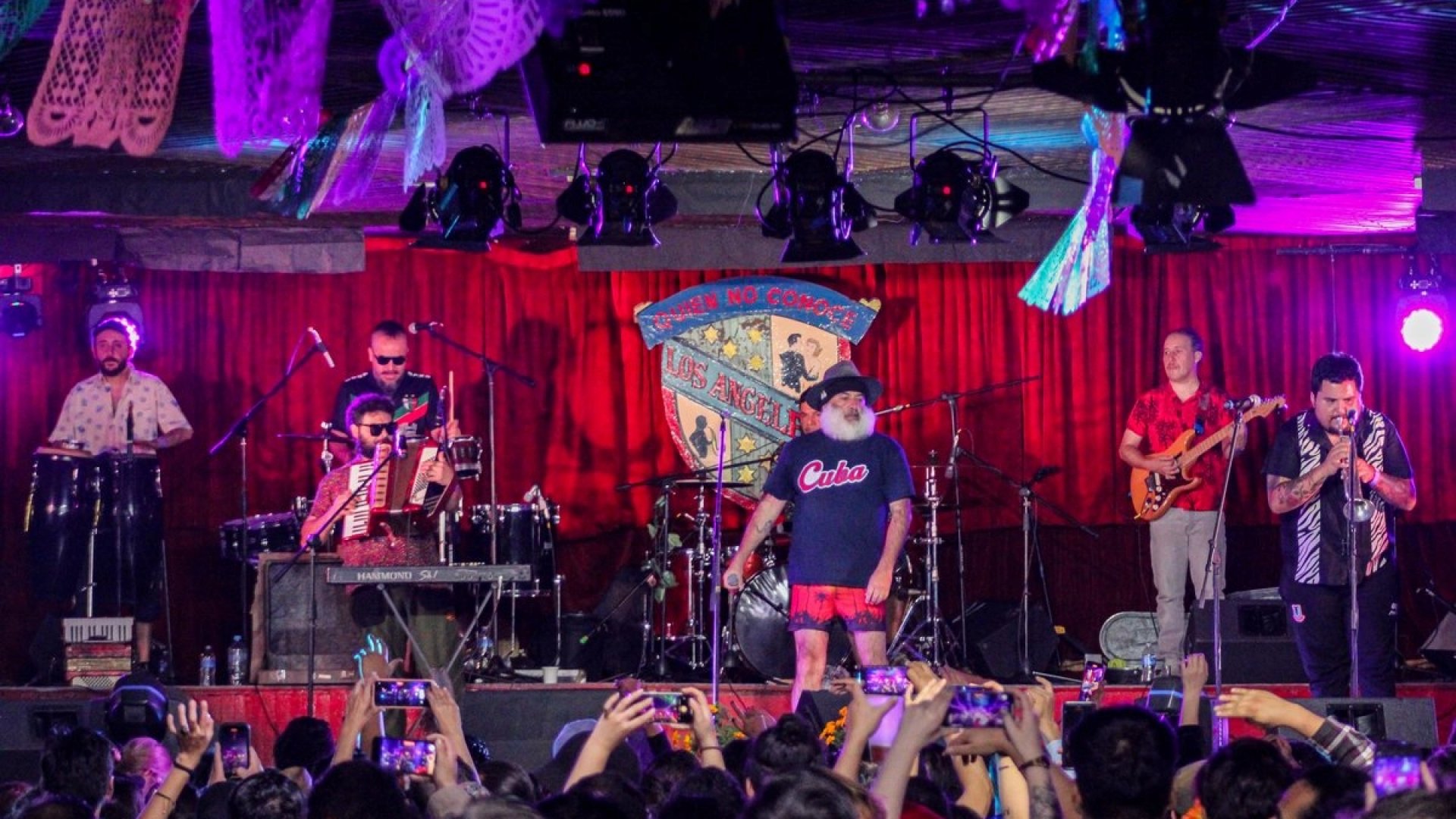 “Hay canciones que el público mexicano canta mejor”, expresa El Bloque Depresivo