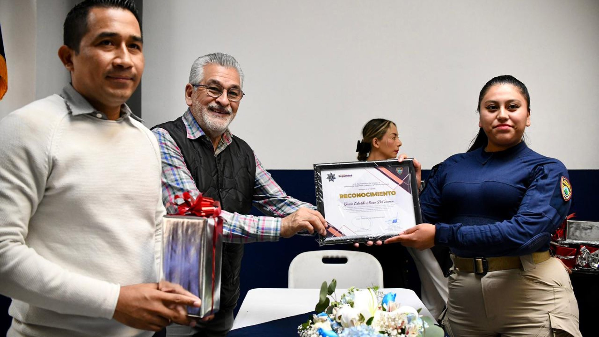 Entrega Alberto Islas reconocimientos a elementos de la Policía Municipal de Xalapa