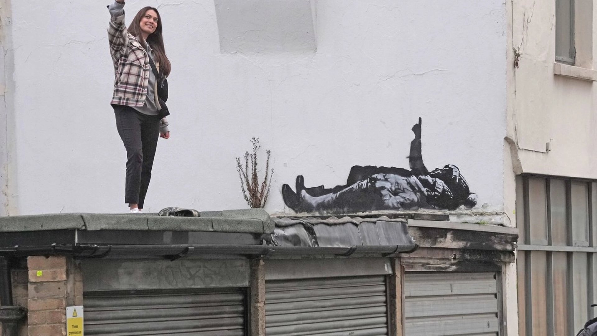 Aparece nuevo mural de Banksy en el centro de Londres