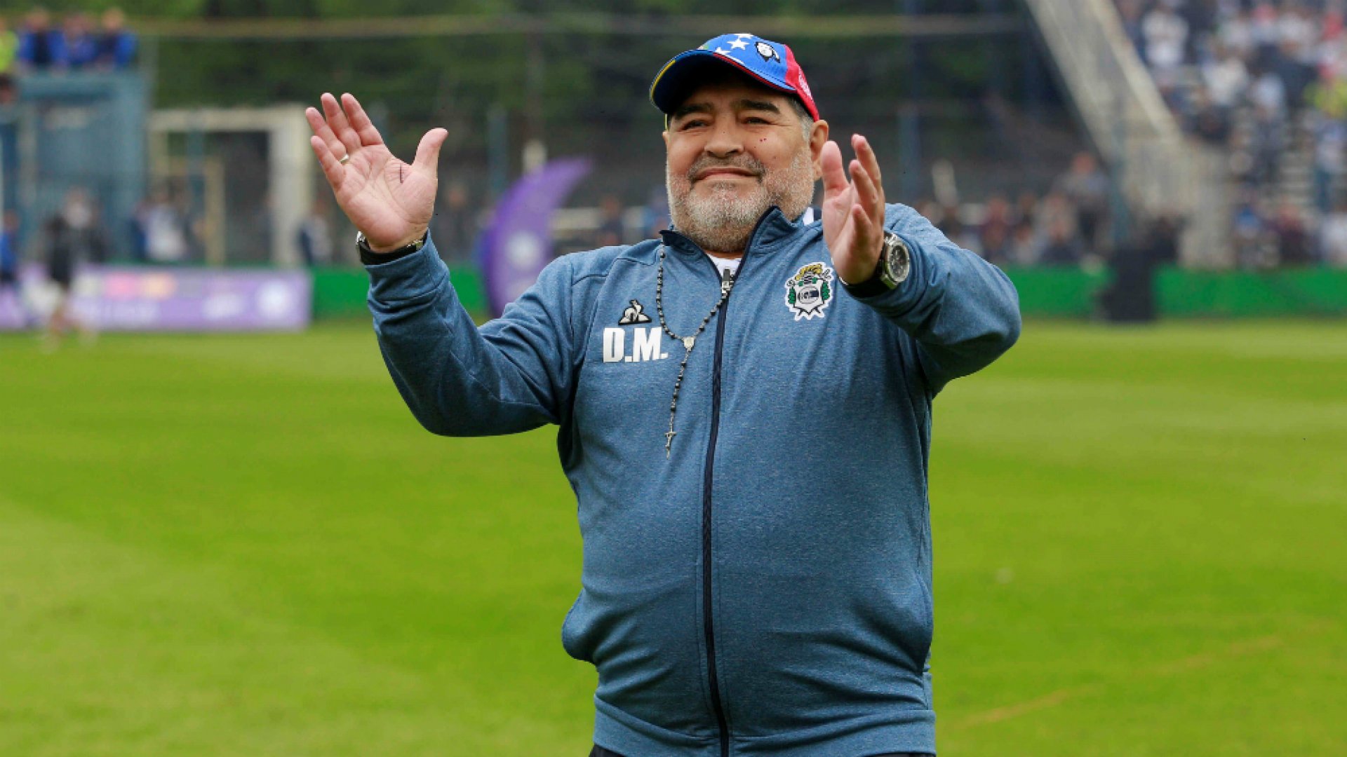 Procesan y embargan a dos hermanas de Maradona por uso indebido de su marca