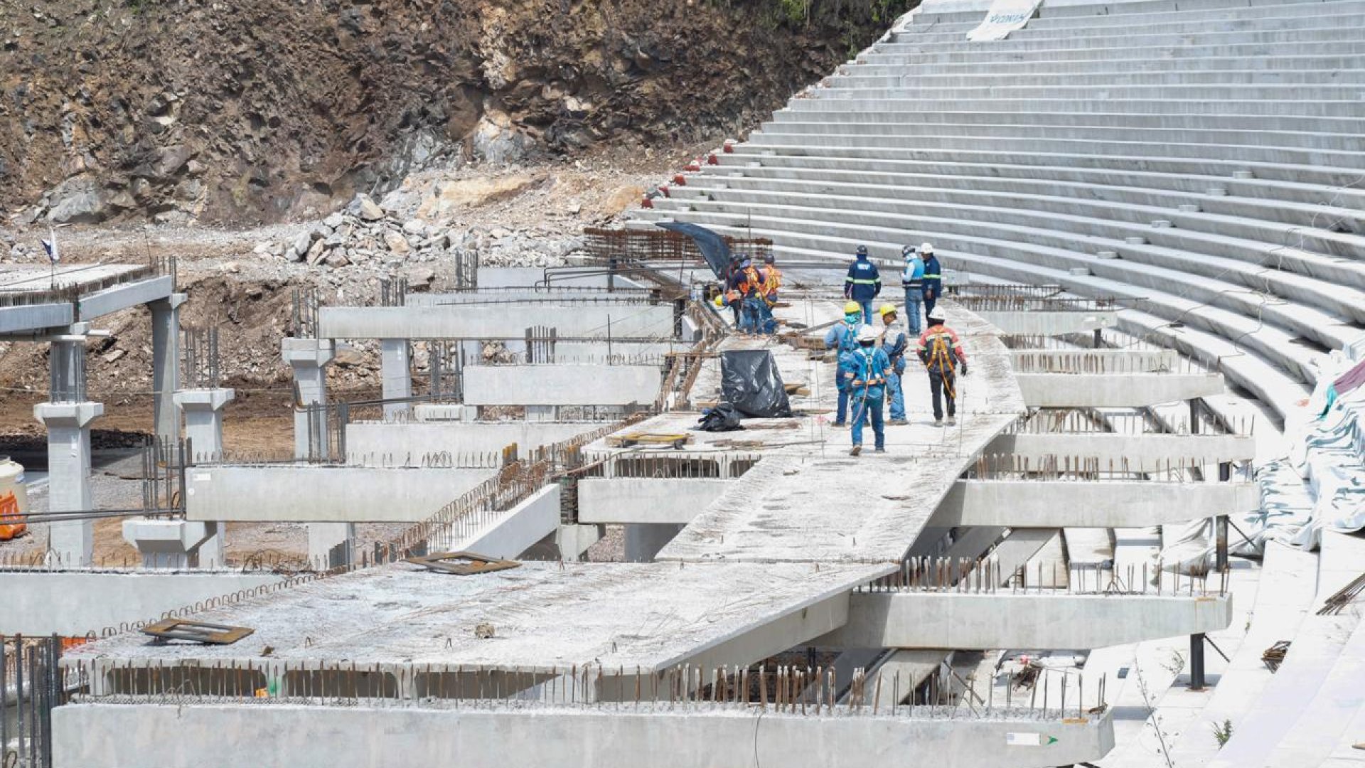 Obras con sentido humanista transforman a Puebla con educación, salud y deporte