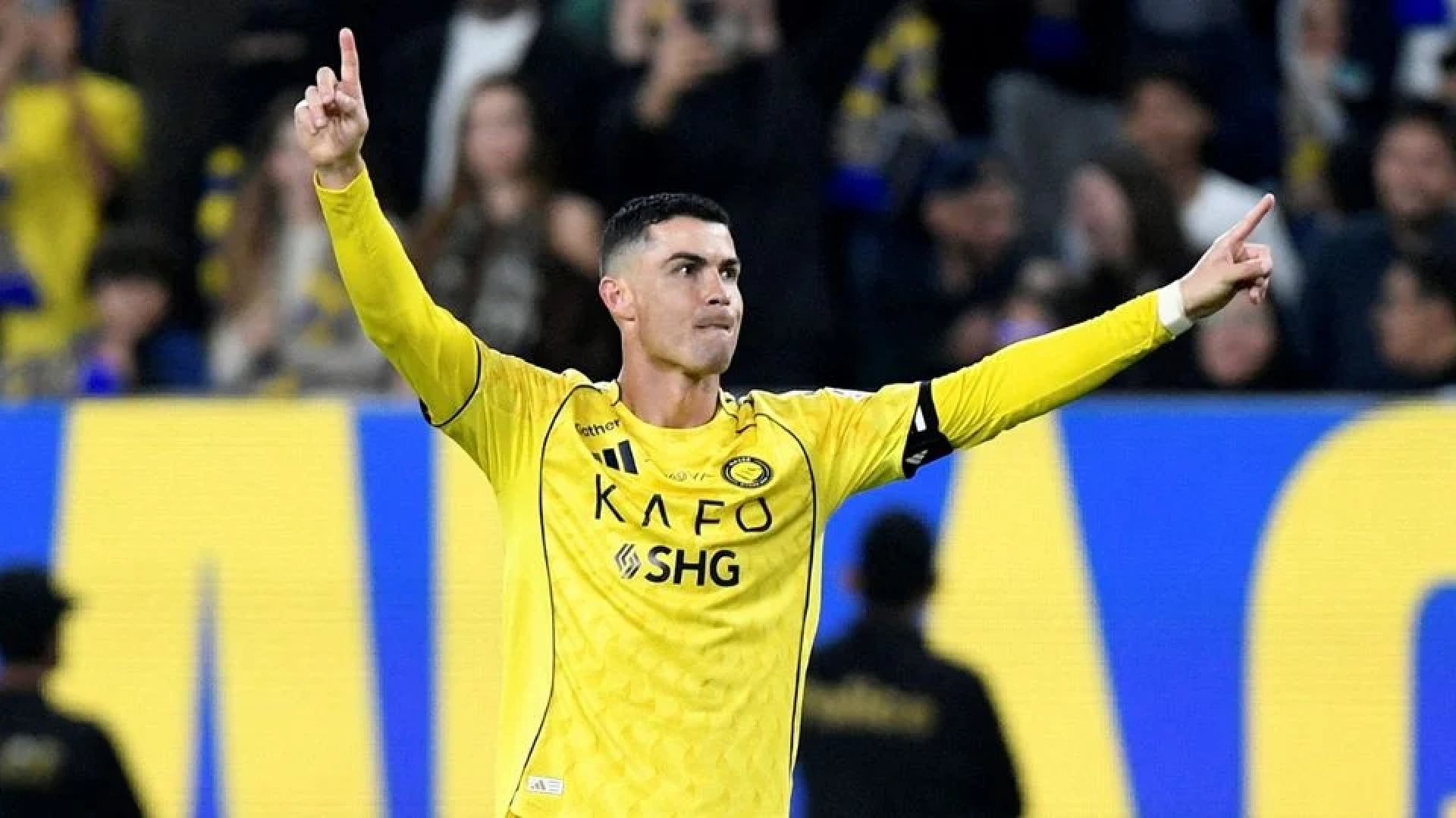 Cristiano Ronaldo alcanza mil anotaciones y marca con gol de espaldas al NASR