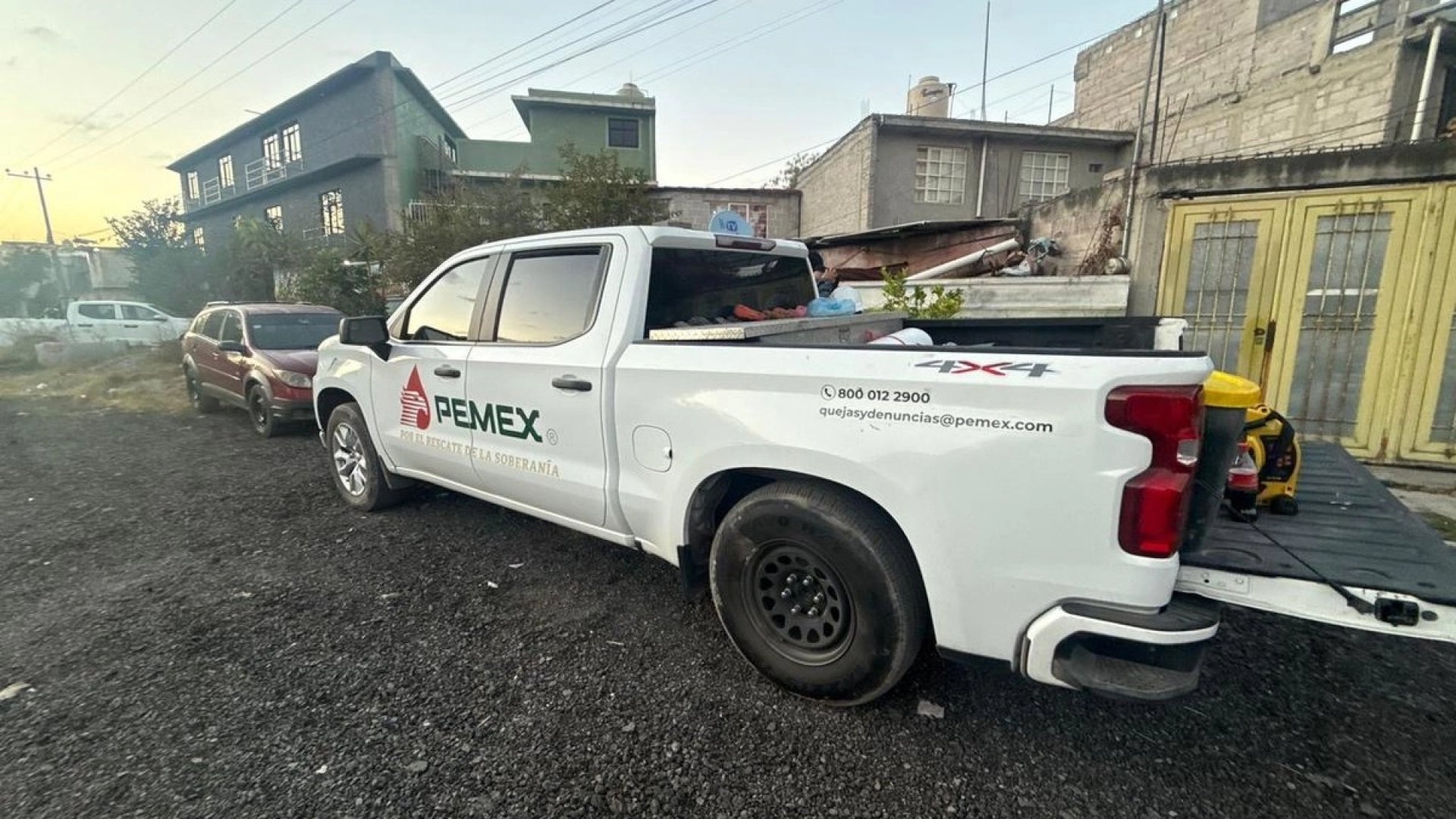 Localizan toma de huachicol conectada a ducto de Pemex en vivienda de Ecatepec
